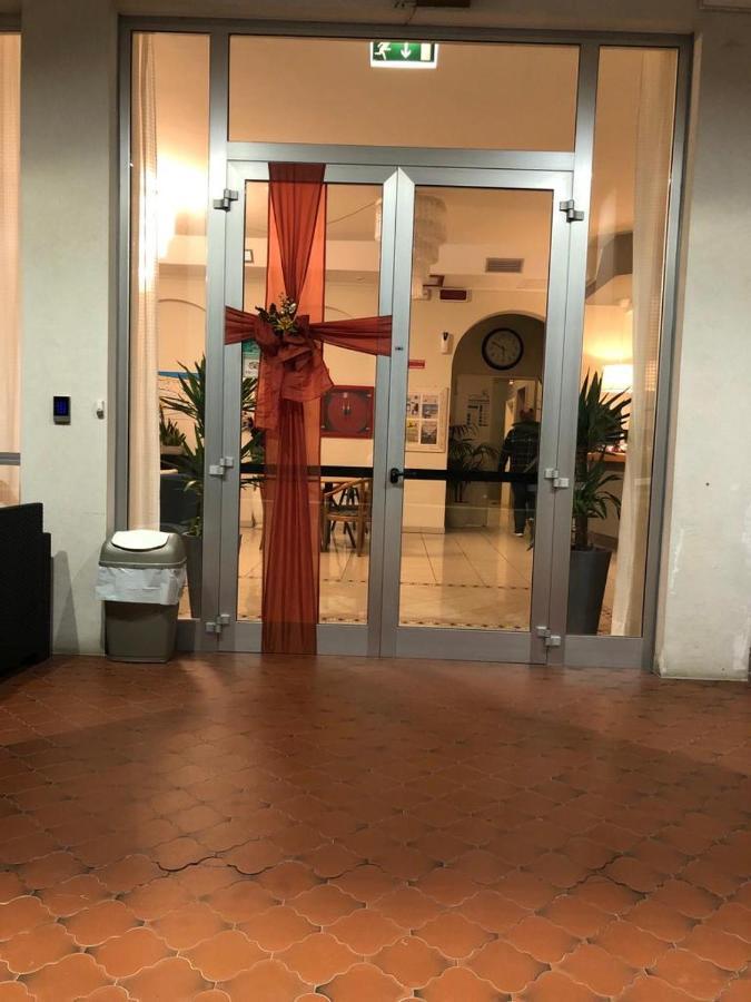 Hotel Admiral Cesenatico Esterno foto