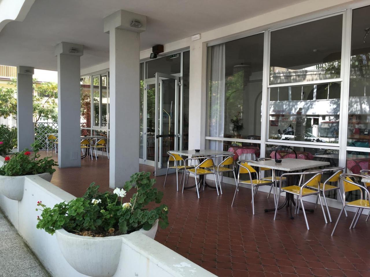 Hotel Admiral Cesenatico Esterno foto