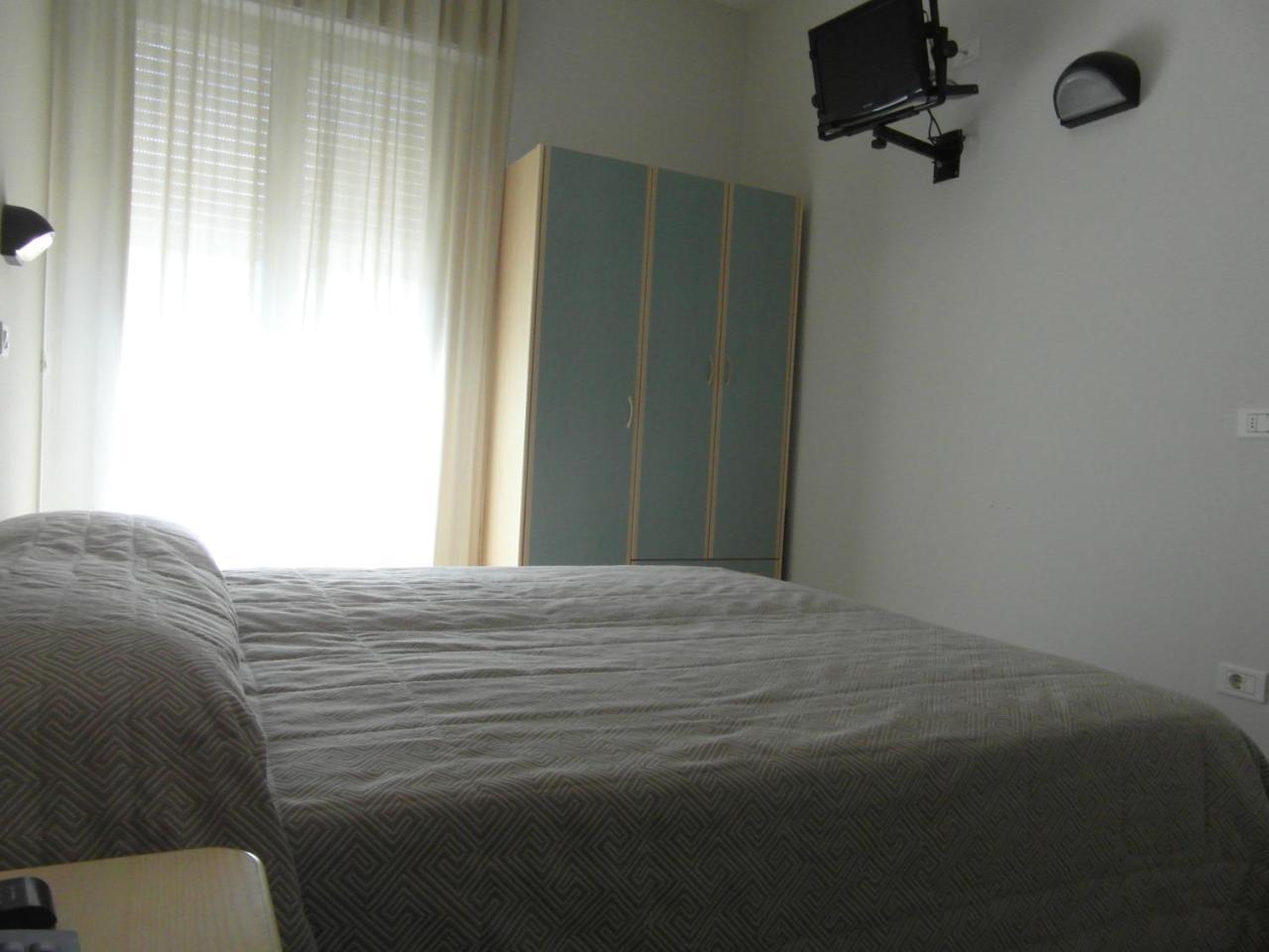 Hotel Admiral Cesenatico Esterno foto