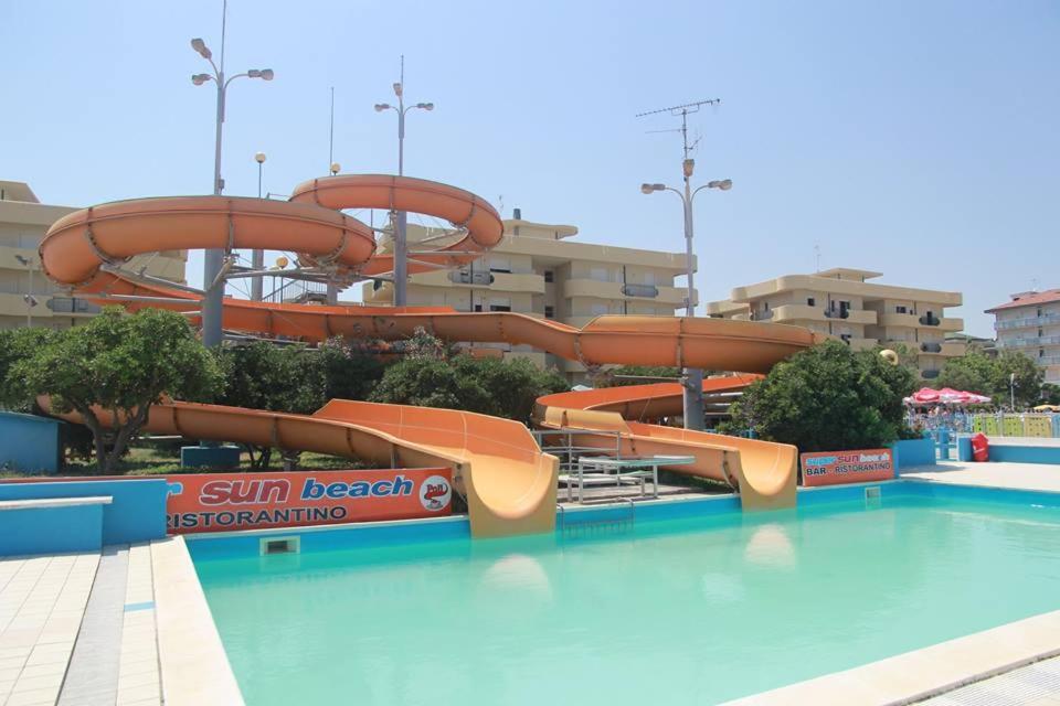 Hotel Admiral Cesenatico Esterno foto
