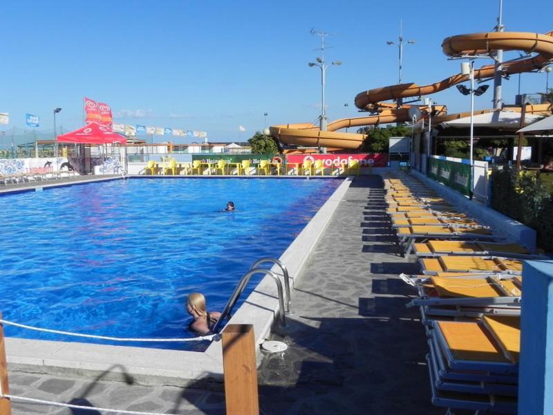 Hotel Admiral Cesenatico Esterno foto