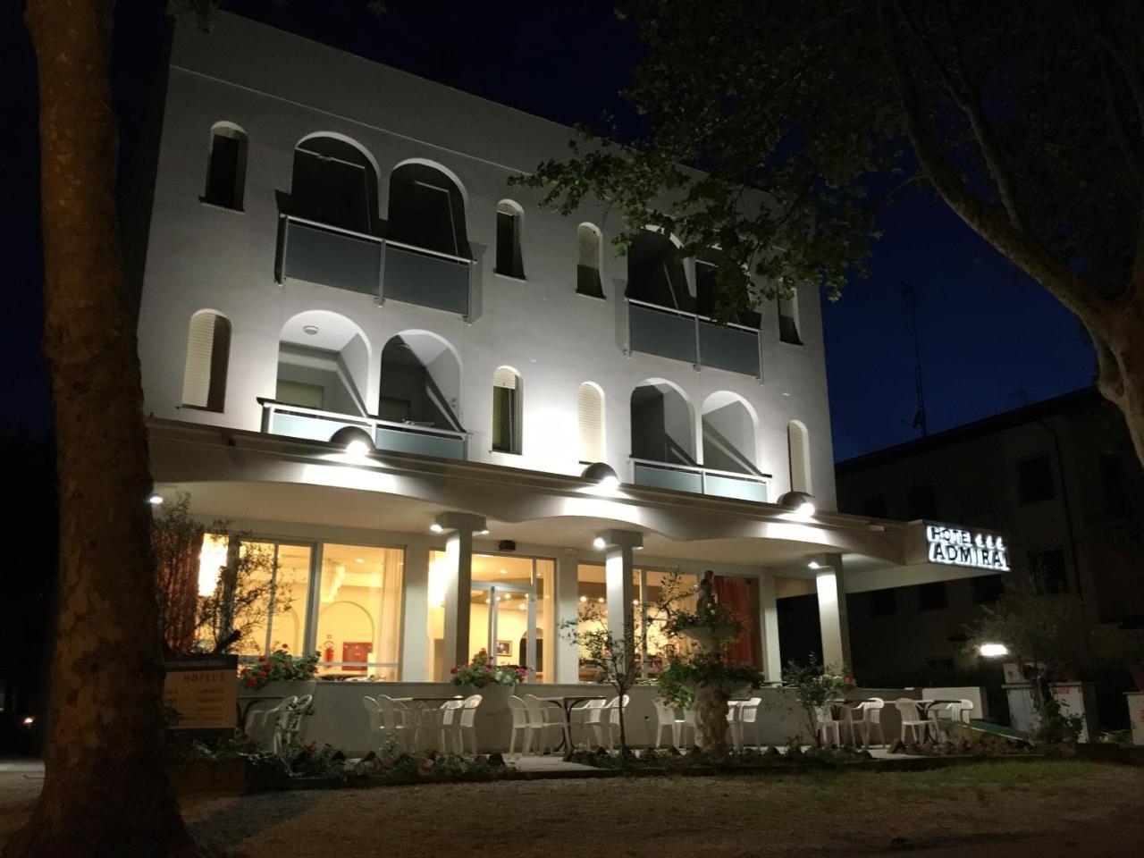 Hotel Admiral Cesenatico Esterno foto